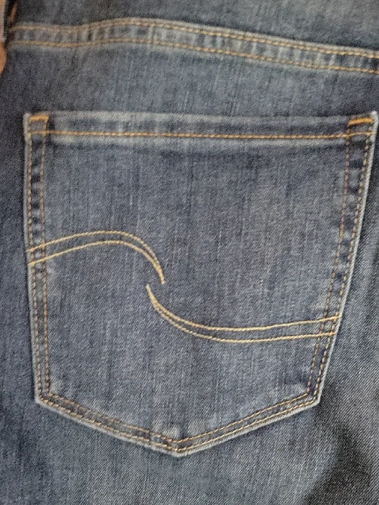 NWT Signature by Levi Strauss Mid-Rise Bootcut Jeans - Blue - Picture 3 of 6